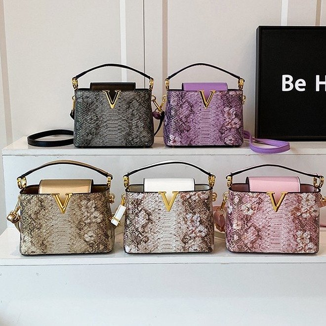 Backpack Diaper Bag - حقيبة ظهر عملية فاخرة بتصميم بسيط