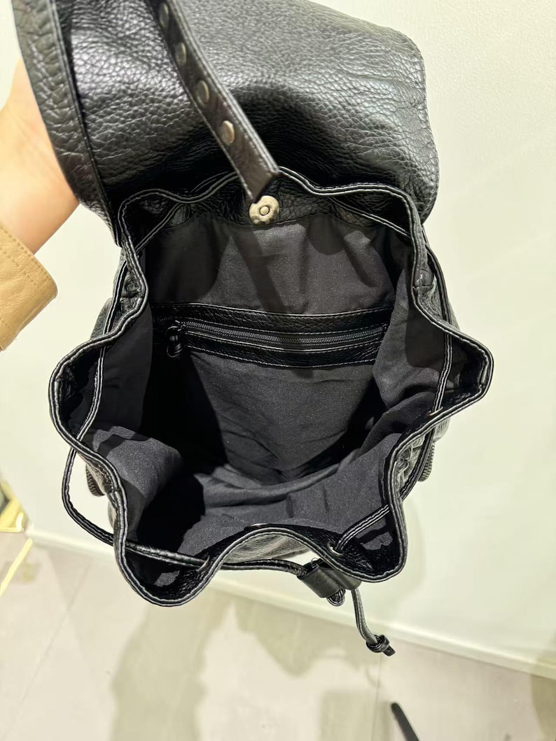 حقيبة كتف من جلد البولي يوريثا - مراجعة Leather Backpack Vintage وسعره