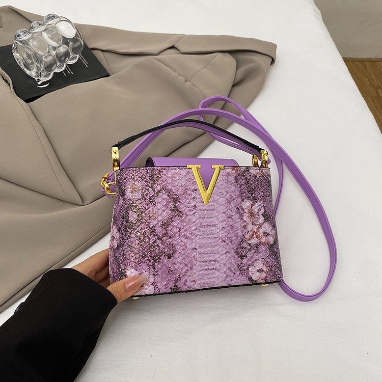 حقيبة ظهر عملية فاخرة بتصميم ب - مراجعة Backpack Diaper Bag وسعره